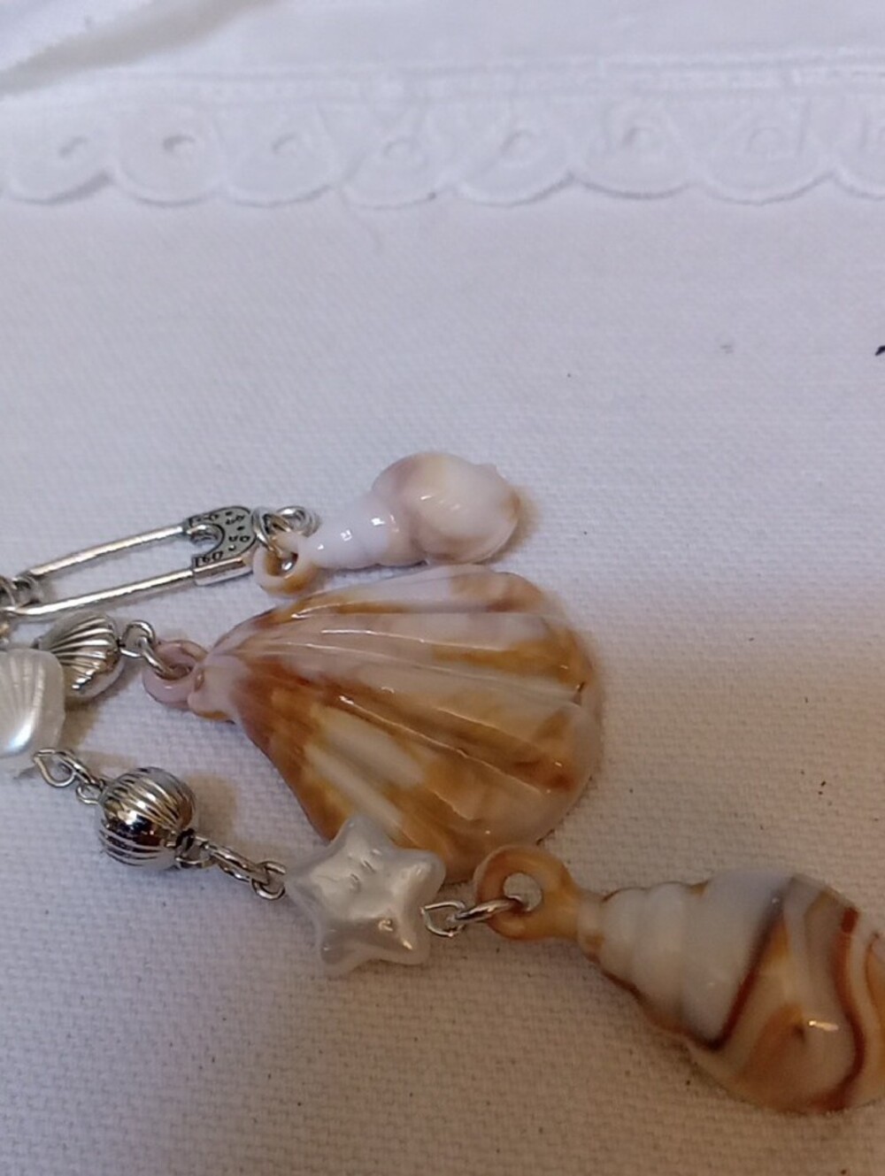 Shell Charm Phone Keychain - Picture 5 of 5